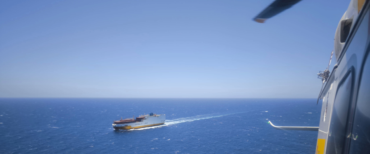 The Grande Argentina takes part in a helicopter SAR exercise 