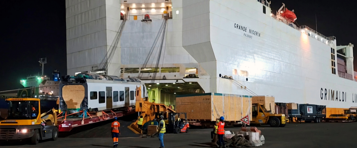 Nuovi treni spediti dall'Europa al Senegal su navi Grimaldi