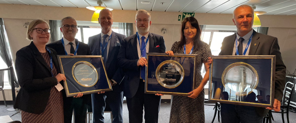 L’Ambasciatrice di Svezia fa visita a Finnlines a Świnoujście per i 200.000 passeggeri sulla rotta tra Svezia e Polonia 